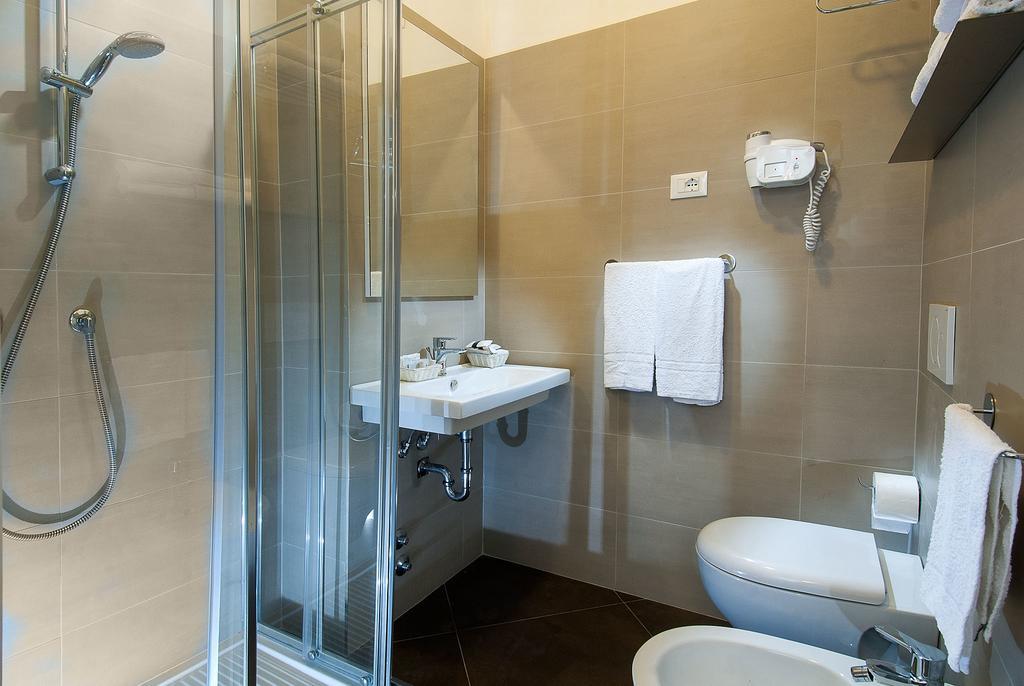 Hotel Niagara كاتوليكا المظهر الخارجي الصورة